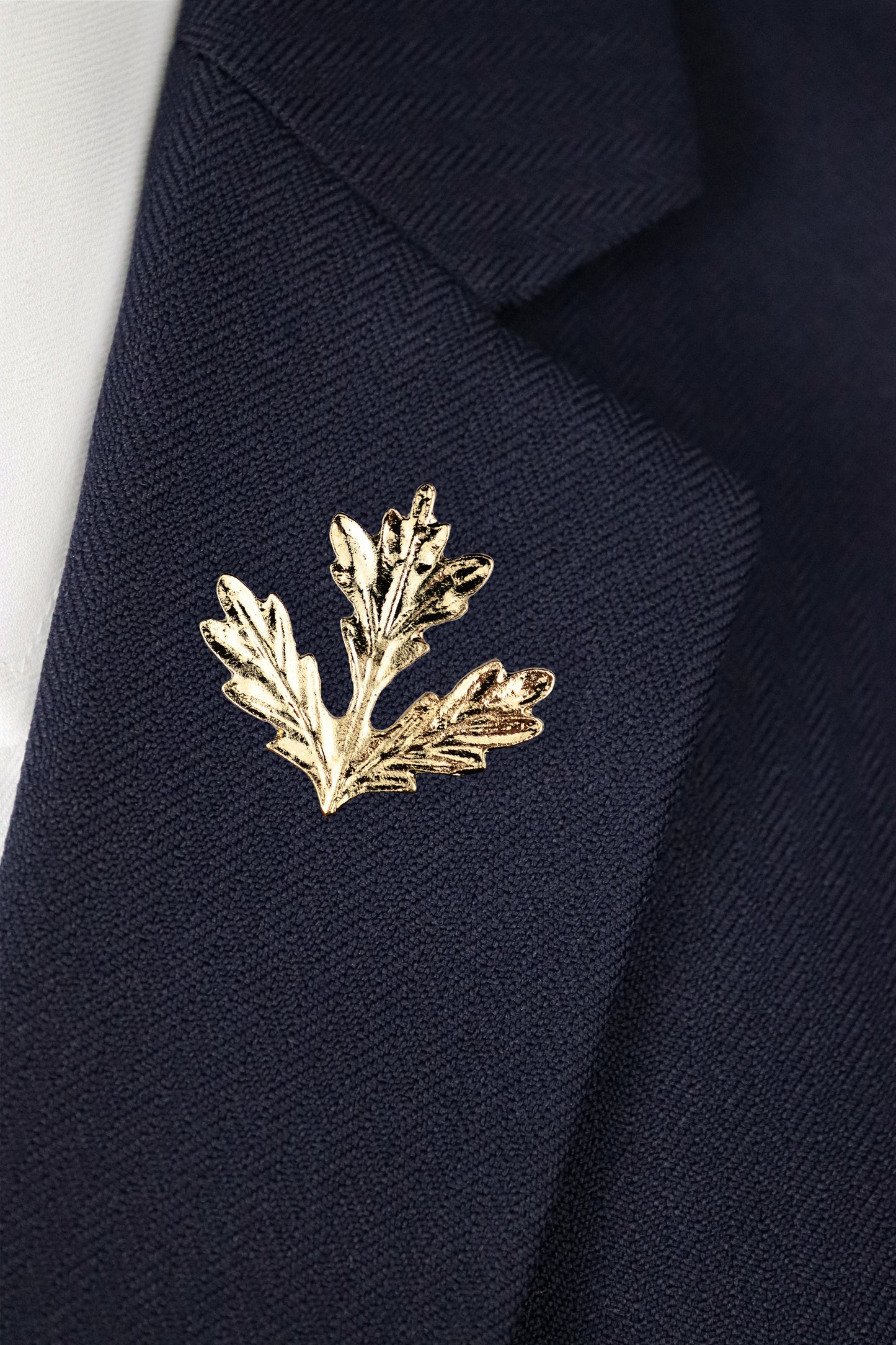 Maple Leaf Lapel Pin - Gold